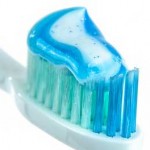 歯ブラシの交換時期と頻度は？長く使うと雑菌が繁殖しやすい！